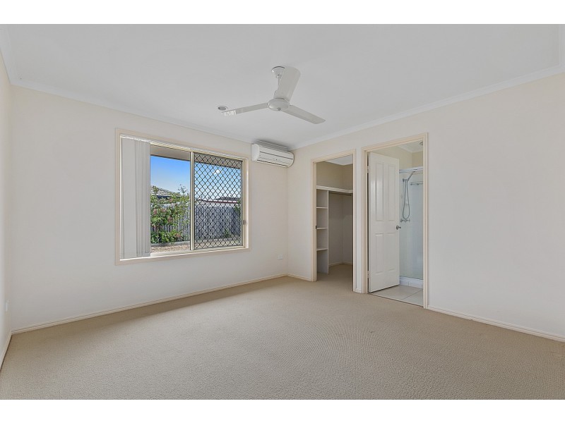 8 Emerald Park Way, Urangan QLD 4655