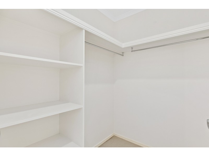 8 Emerald Park Way, Urangan QLD 4655