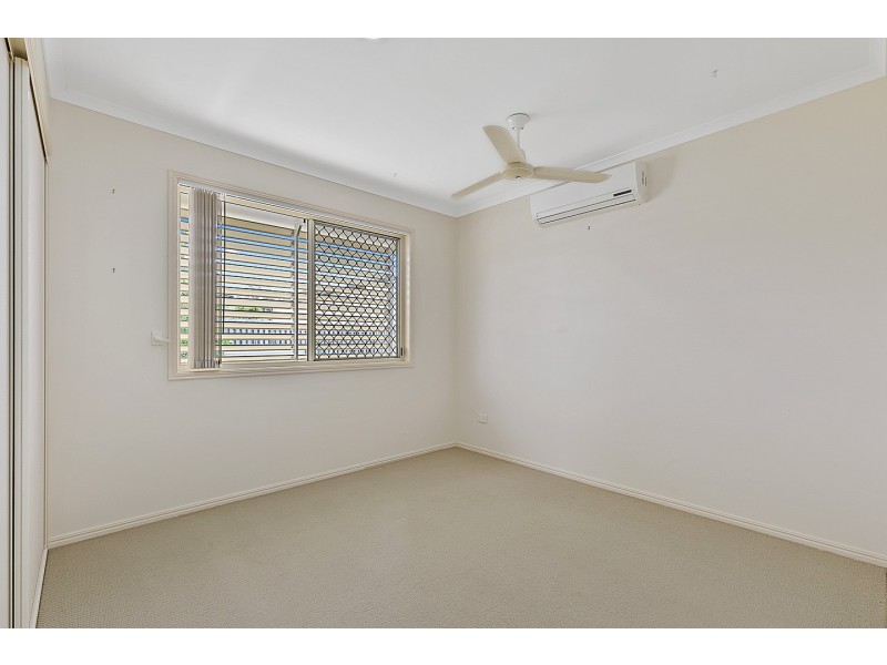 8 Emerald Park Way, Urangan QLD 4655