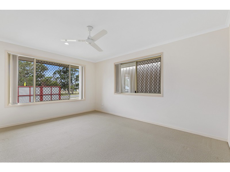 8 Emerald Park Way, Urangan QLD 4655