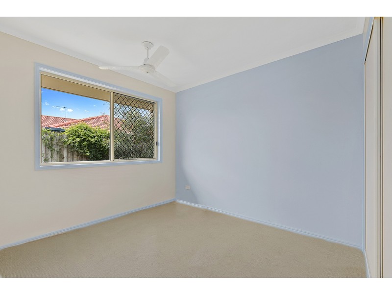 8 Emerald Park Way, Urangan QLD 4655