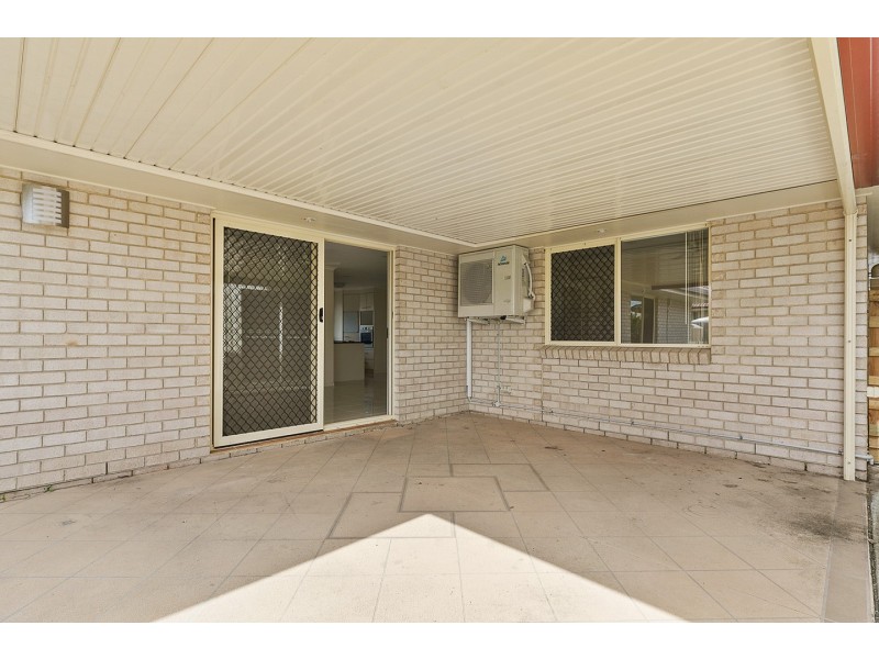 8 Emerald Park Way, Urangan QLD 4655