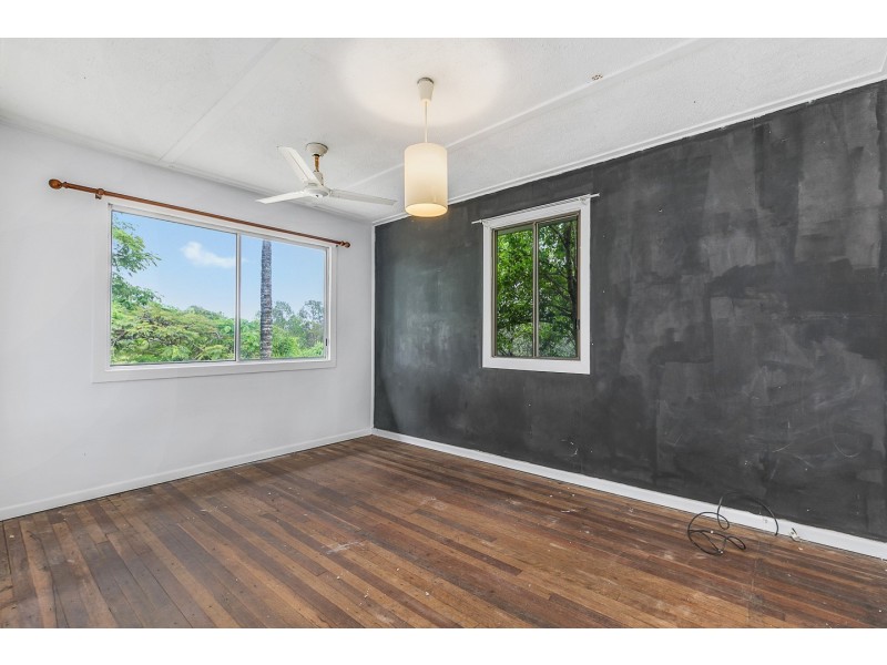 11 Piggford Lane, Nikenbah QLD 4655
