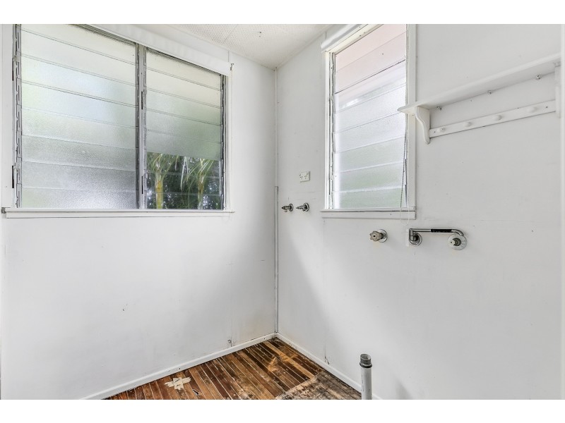11 Piggford Lane, Nikenbah QLD 4655