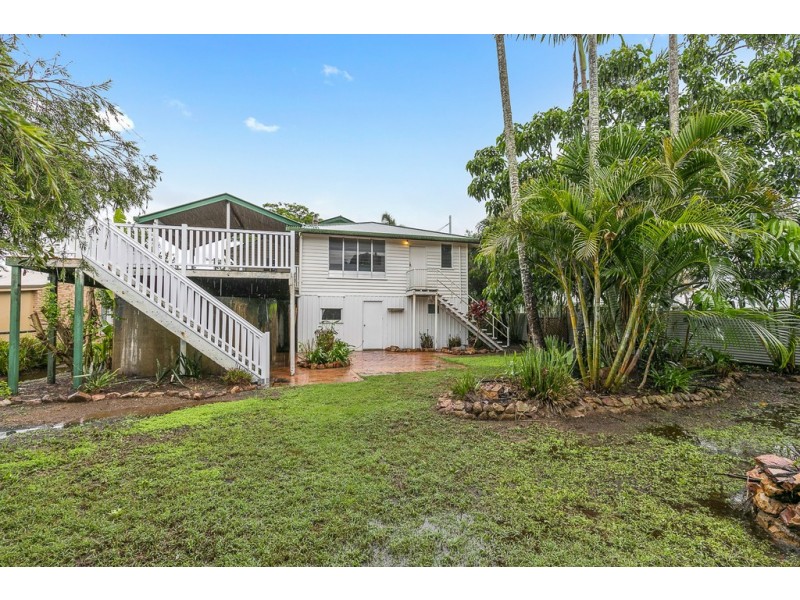 11 Piggford Lane, Nikenbah QLD 4655