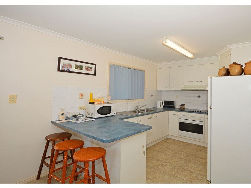 6 Sonder Street, Urangan QLD 4655