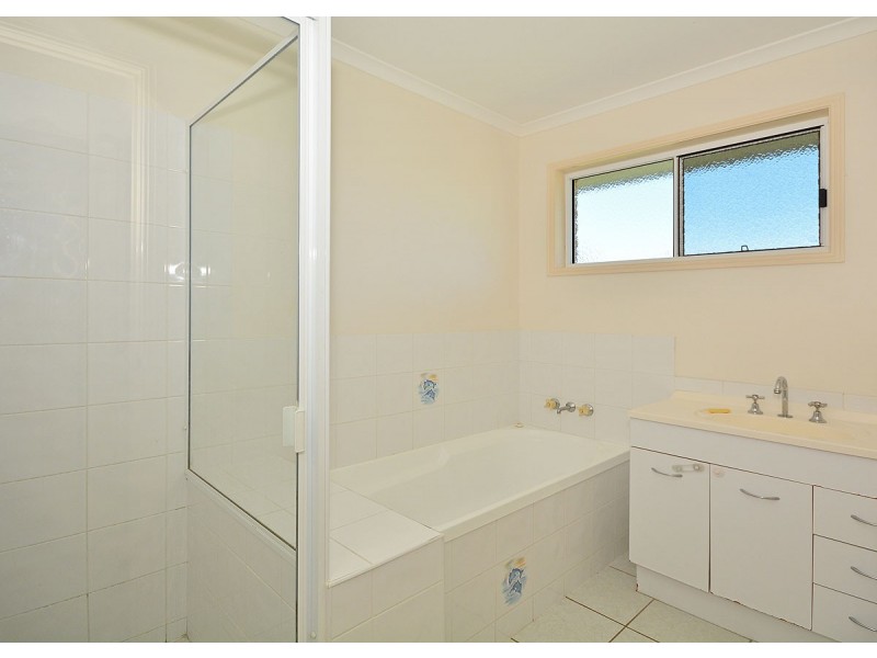 6 Sonder Street, Urangan QLD 4655