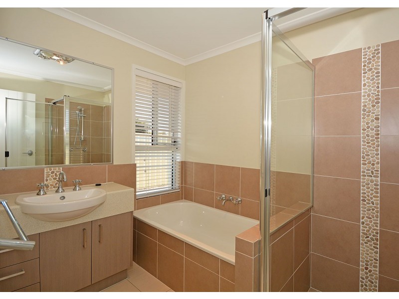 5 Honey Myrtle Close, Burrum Heads QLD 4659