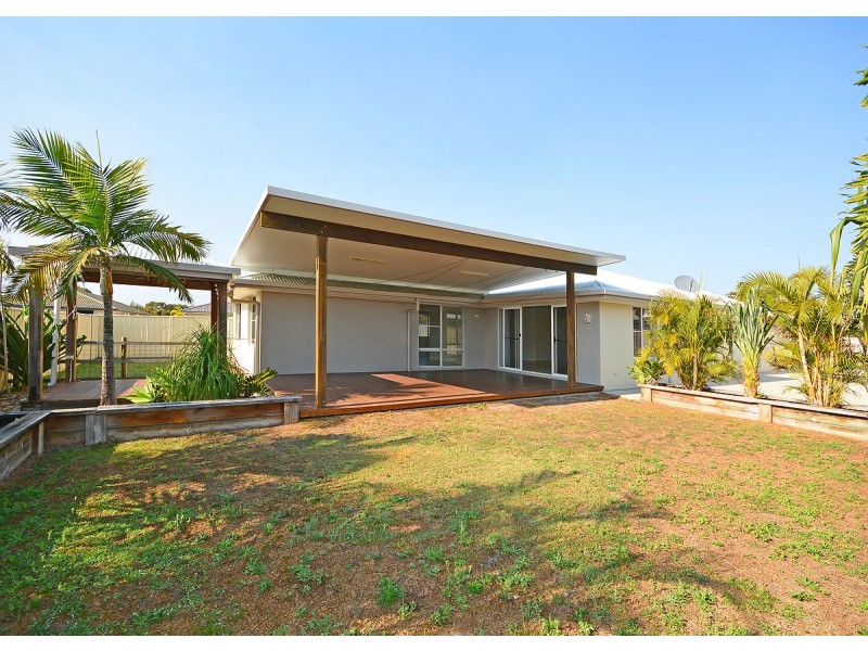 5 Honey Myrtle Close, Burrum Heads QLD 4659