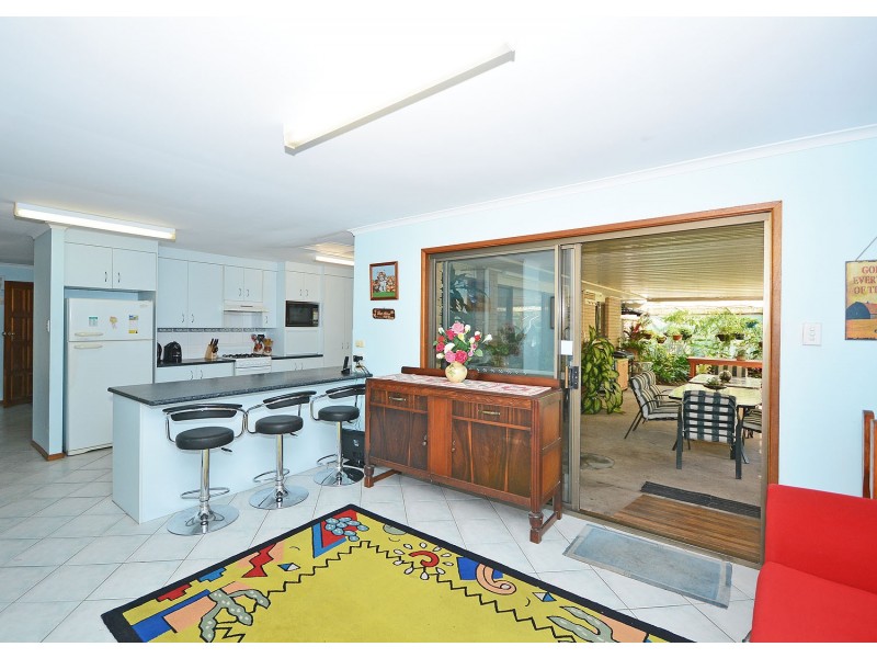12 Verden Drive, Urangan QLD 4655