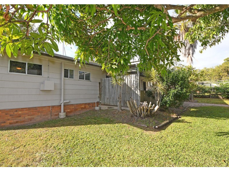 4 Beckwith Street, Torquay QLD 4655