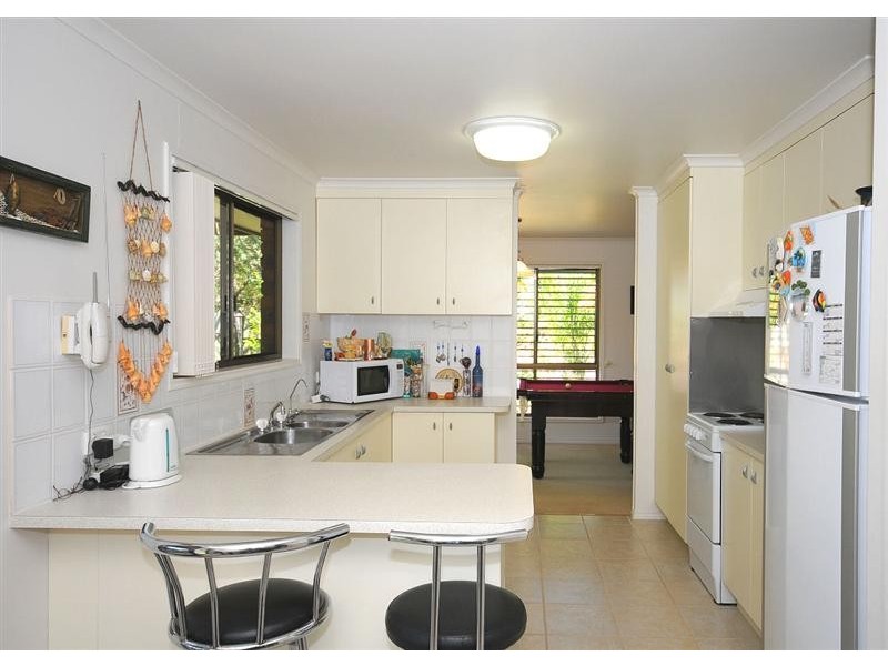 11 Granada Court, Point Vernon QLD 4655