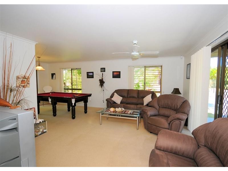 11 Granada Court, Point Vernon QLD 4655