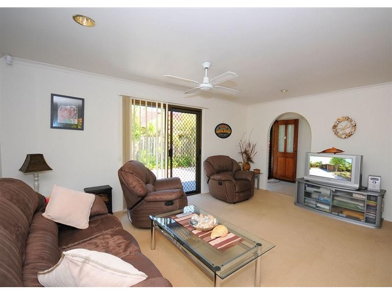 11 Granada Court, Point Vernon QLD 4655