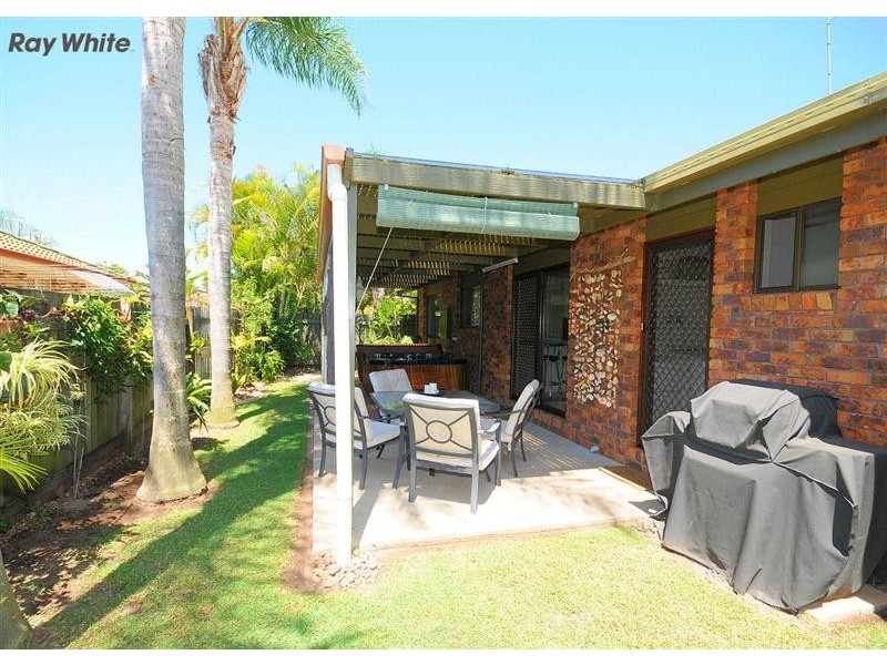 11 Granada Court, Point Vernon QLD 4655