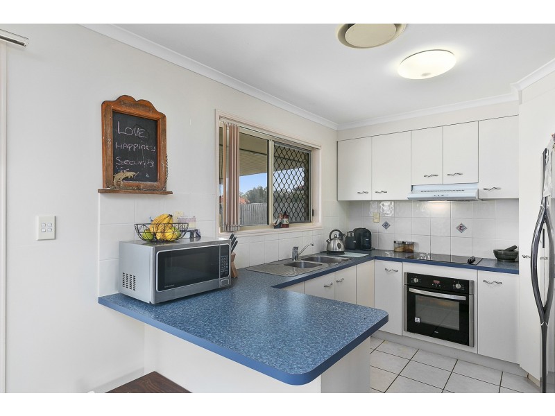 34 Archer Drive, Point Vernon QLD 4655