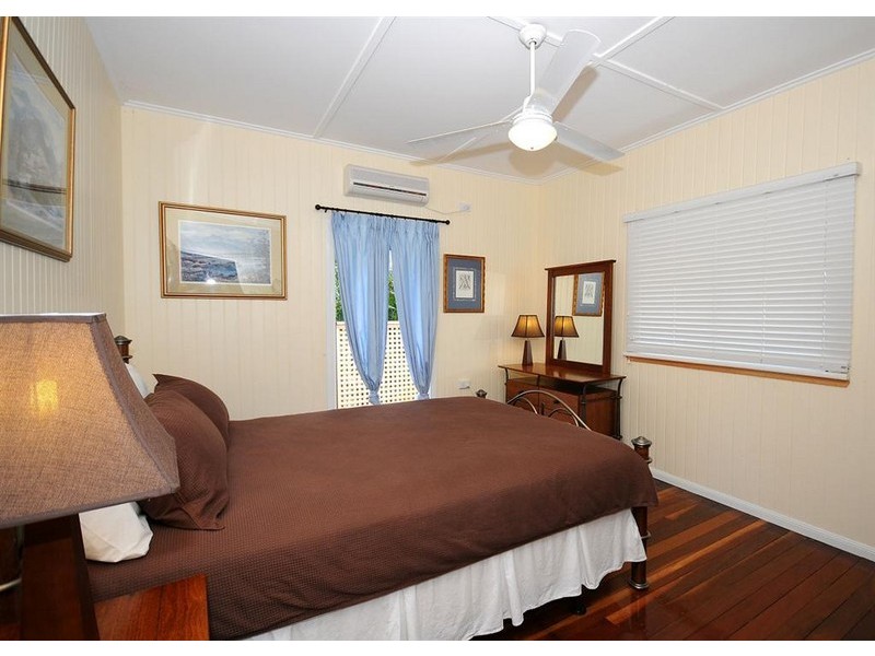 322 Torquay Terrace, Torquay QLD 4655