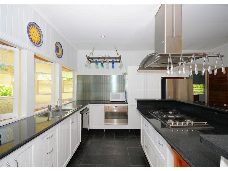 322 Torquay Terrace, Torquay QLD 4655