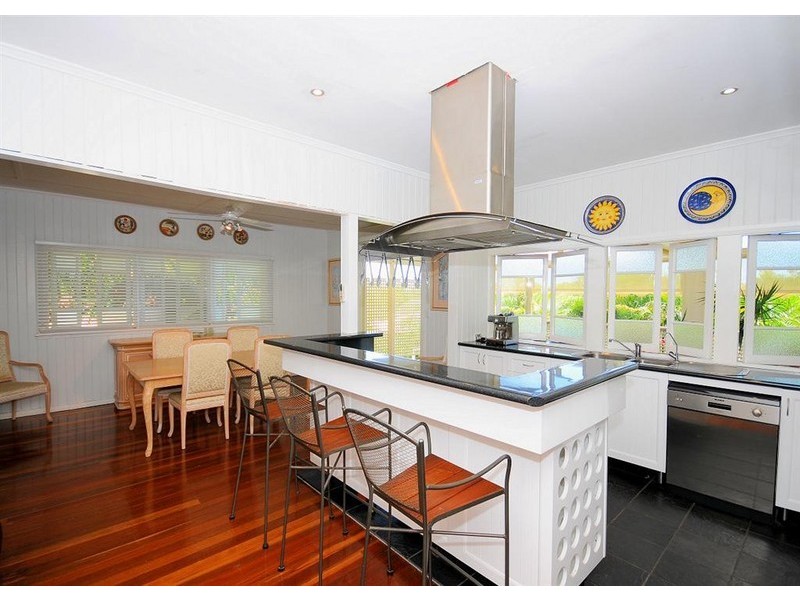 322 Torquay Terrace, Torquay QLD 4655