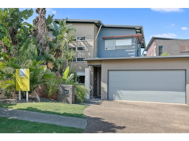 11/80 Moolyyir St, Urangan QLD 4655