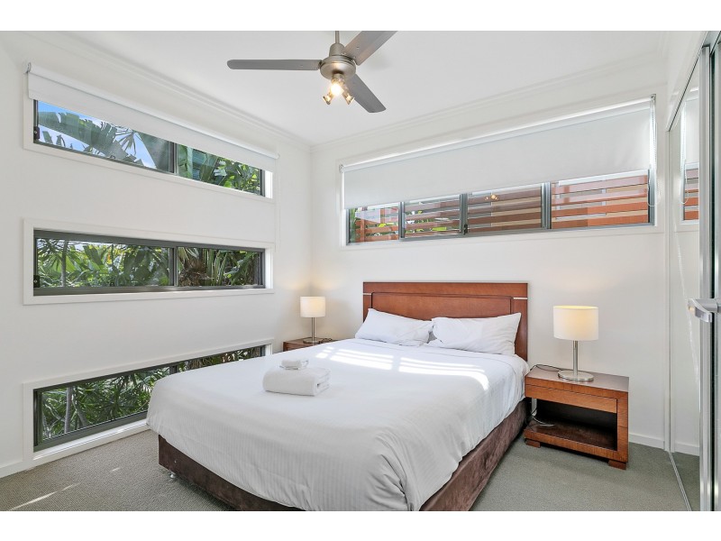 11/80 Moolyyir St, Urangan QLD 4655