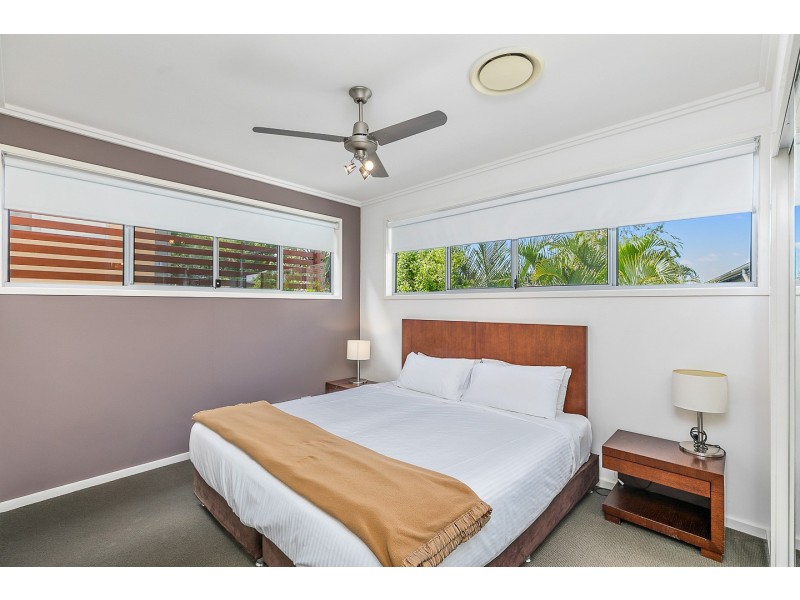 11/80 Moolyyir St, Urangan QLD 4655