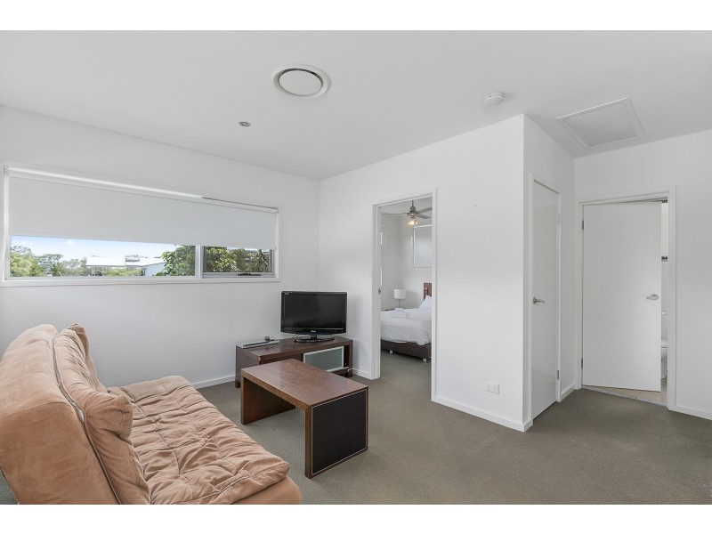 11/80 Moolyyir St, Urangan QLD 4655