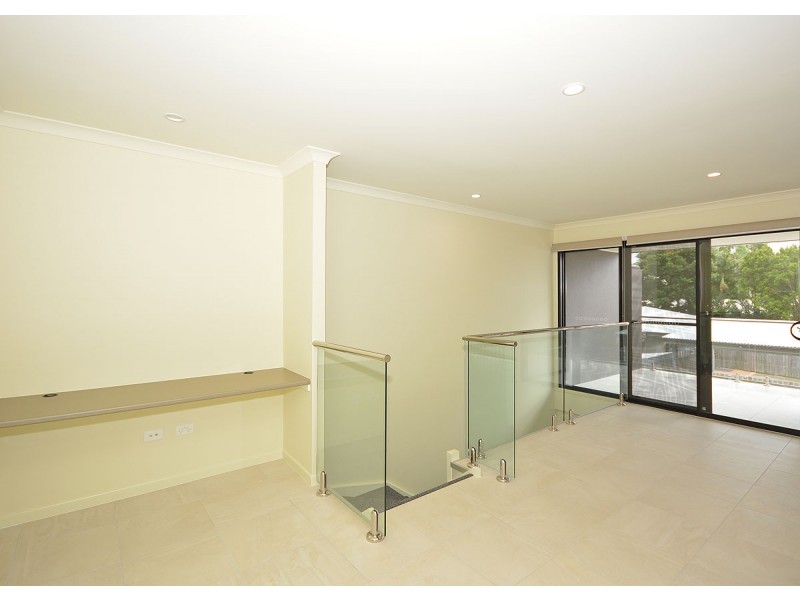 2/41 Beach Road, Pialba QLD 4655