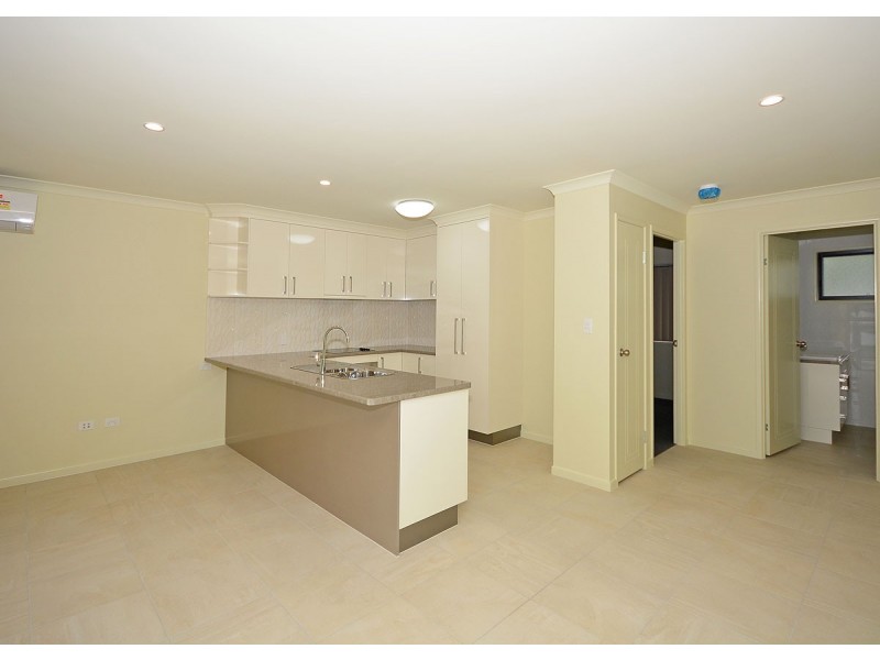 2/41 Beach Road, Pialba QLD 4655