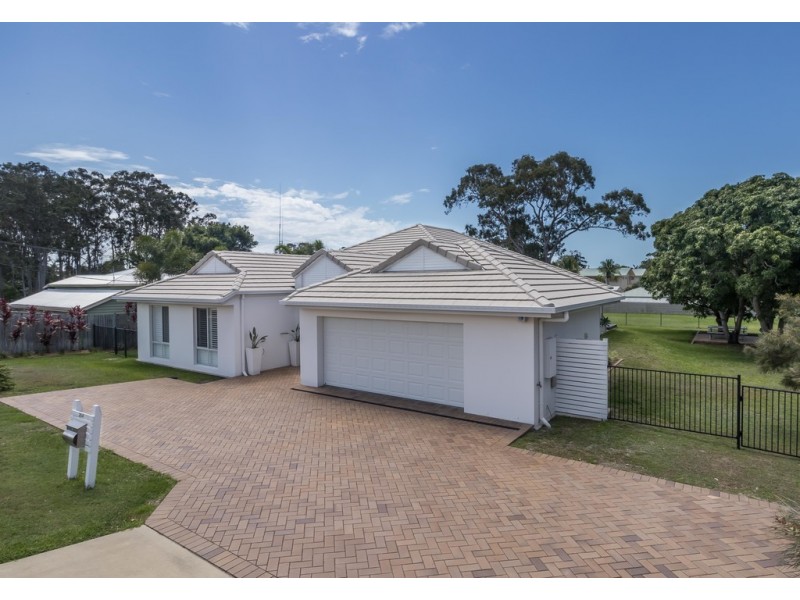 264 Boat Harbour Dr, Scarness QLD 4655