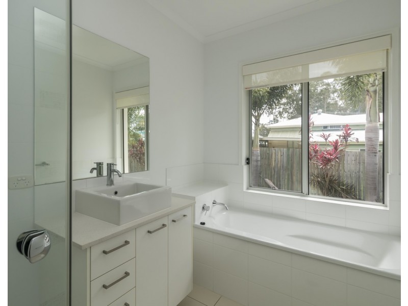 264 Boat Harbour Dr, Scarness QLD 4655