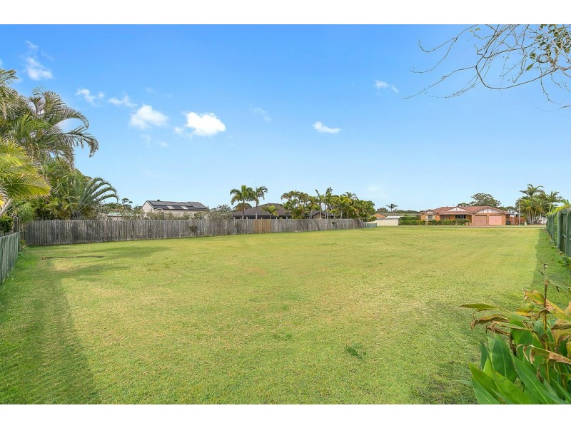 11 Merrilyn Court, Urangan QLD 4655