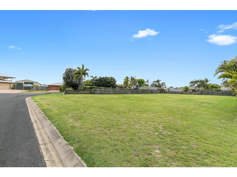 11 Merrilyn Court, Urangan QLD 4655