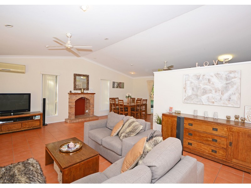 104 Seaview Drive, Booral QLD 4655