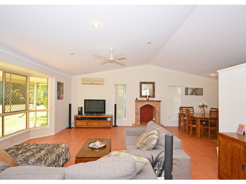 104 Seaview Drive, Booral QLD 4655