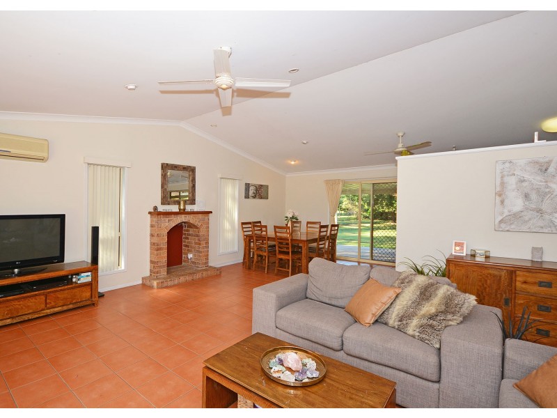 104 Seaview Drive, Booral QLD 4655