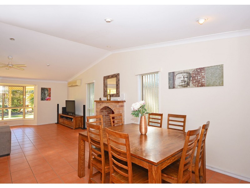 104 Seaview Drive, Booral QLD 4655