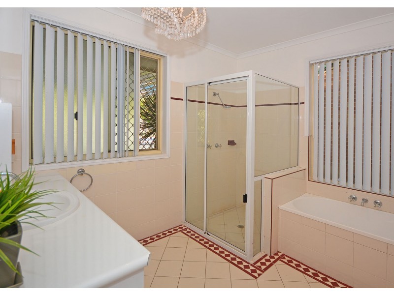 104 Seaview Drive, Booral QLD 4655