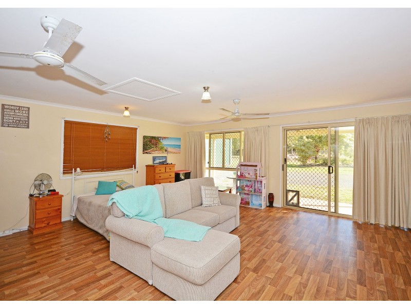 104 Seaview Drive, Booral QLD 4655
