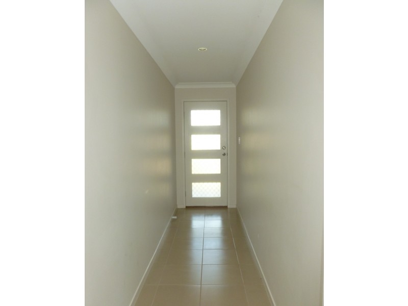 8 Parame Court, Nikenbah QLD 4655