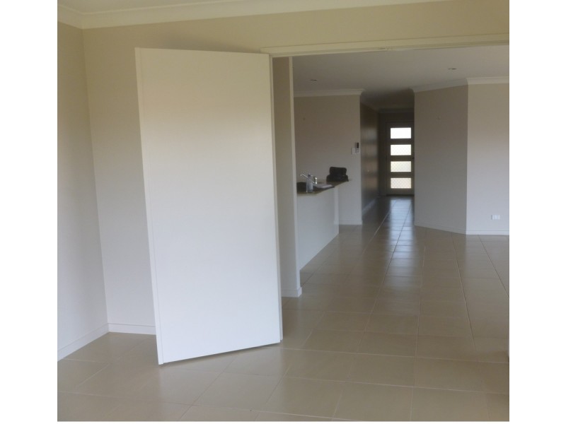 8 Parame Court, Nikenbah QLD 4655