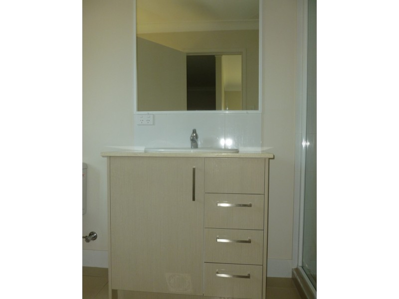 8 Parame Court, Nikenbah QLD 4655