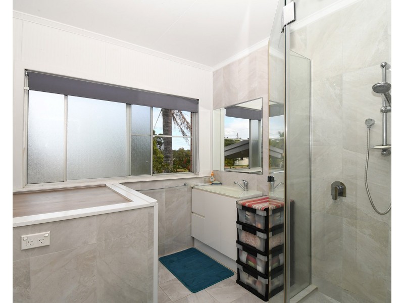 309 Torquay Terrace, Torquay QLD 4655