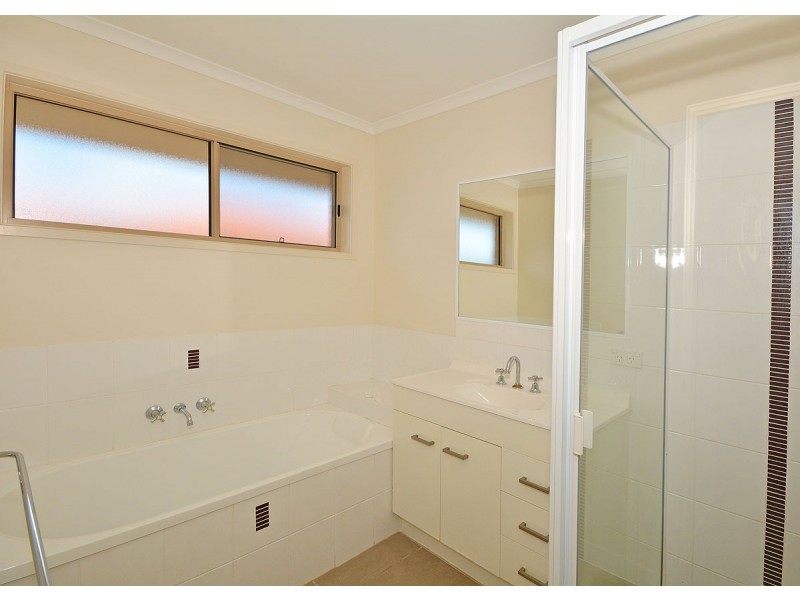 9 Kingston Court, Point Vernon QLD 4655