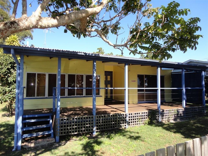 55 Moreton, Toogoom QLD 4655