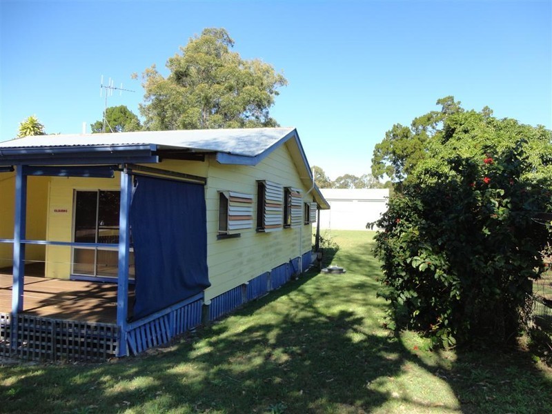 55 Moreton, Toogoom QLD 4655
