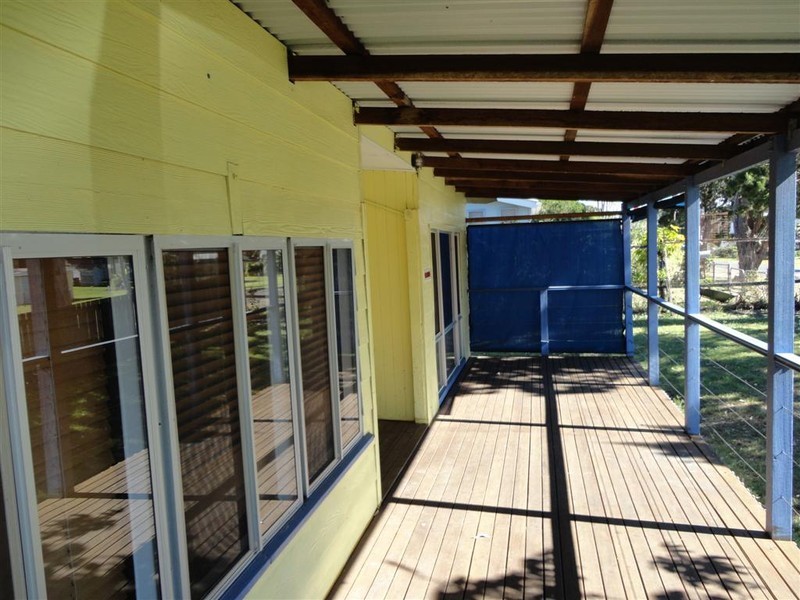 55 Moreton, Toogoom QLD 4655