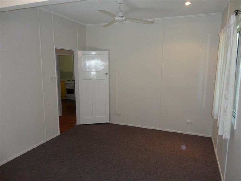 55 Moreton, Toogoom QLD 4655