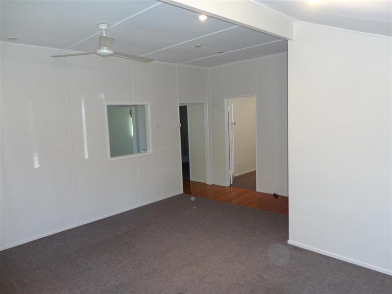 55 Moreton, Toogoom QLD 4655