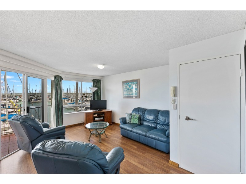 24/17 Buccaneer Drive, Urangan QLD 4655